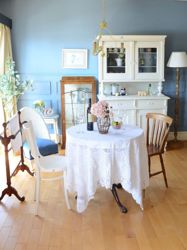 フランスアンティークのおしゃれな雑貨、お花の模様のテーブルクロス(d