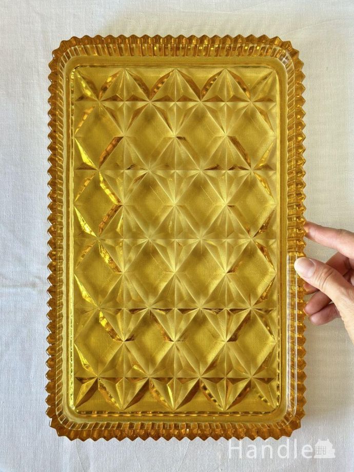 アンティークガラスの美しいプレート、イギリスから届いたアンバー色の