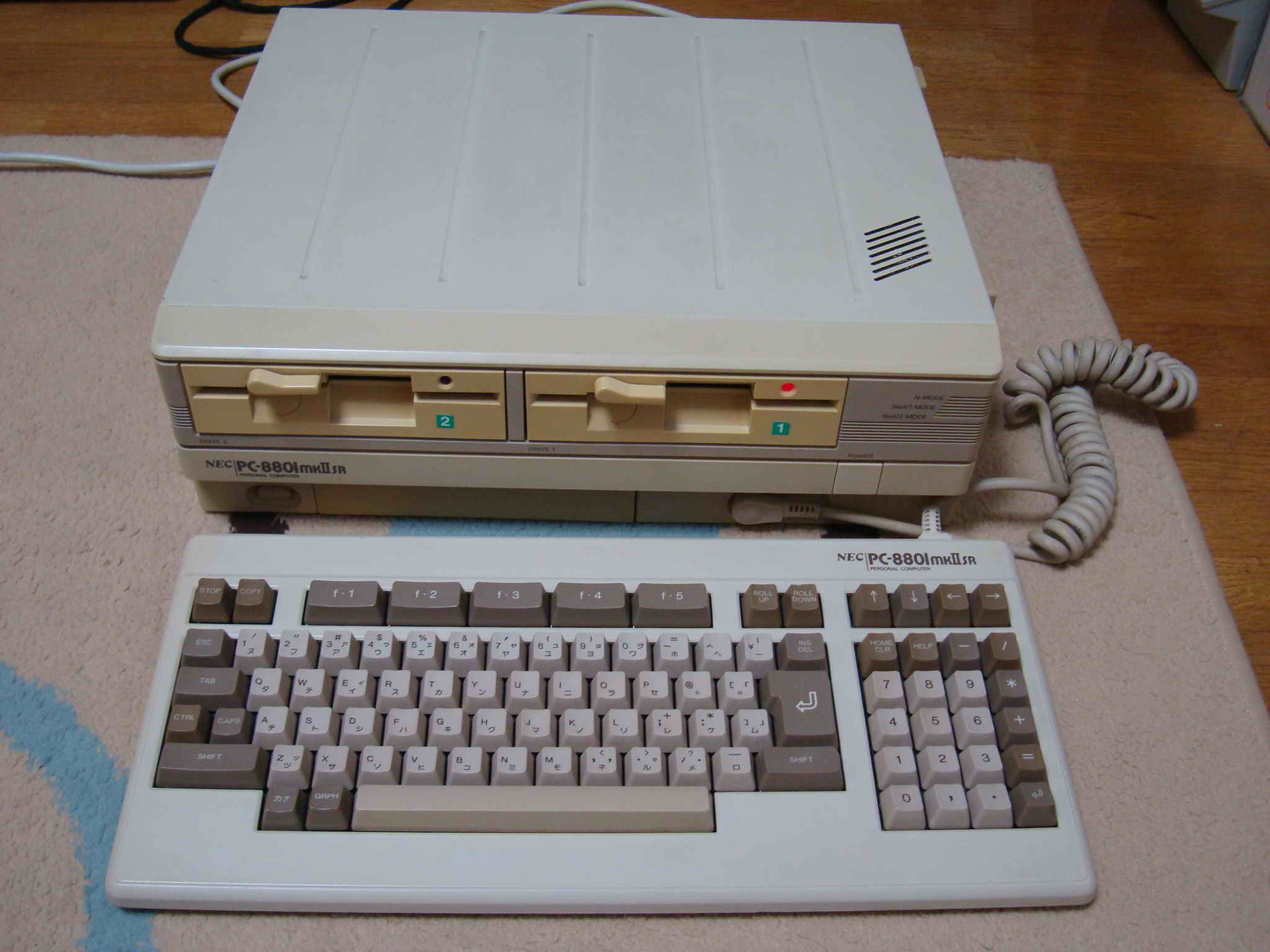 PC-8801SRmk2の修理をしています: はにはにのヴィンテージPC新品再生