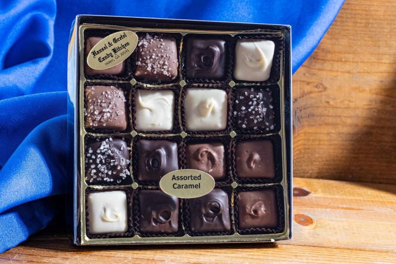 16pc Pre Packaged Assorted Caramels - Hansel And Gretel Candy