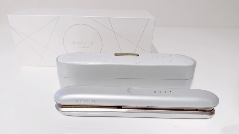 絹女の新作コードレスヘアアイロンを口コミ評価！旧作との違いも美容師