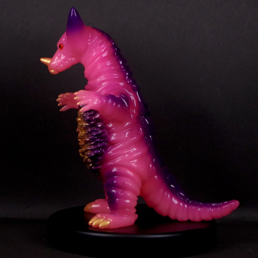 12月23日(月)18時より抽選開始】【STRANGE GALLERY】ゴモラ(桃蓄光)が