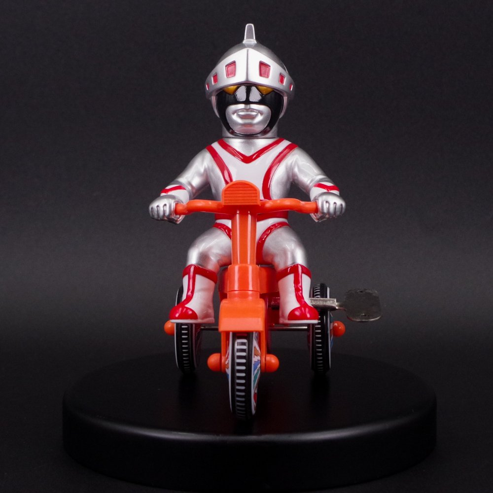 8月16日(土)11時より販売開始】【Kaiju One】シルバー仮面ジャイアント