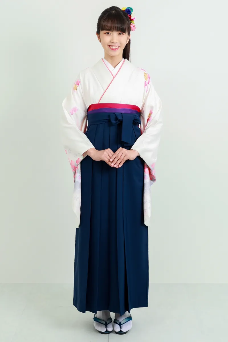 着物】白地にピンクグレーサクラ+【袴】コン│27,500円で安心・安全