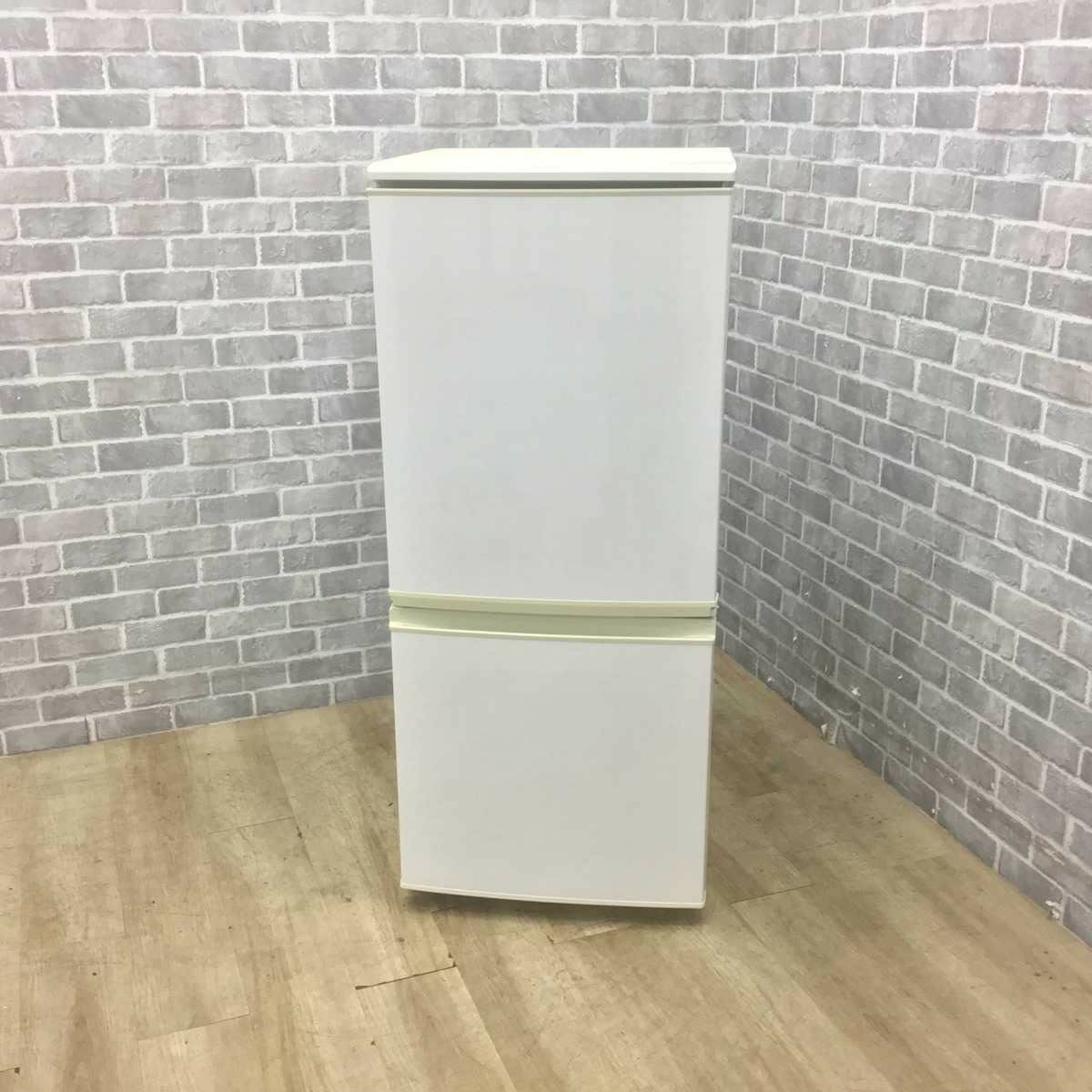 SHARP 冷蔵庫 2ドア 137L どっちもドア SJ-D14C-W 2017年製 | リユース