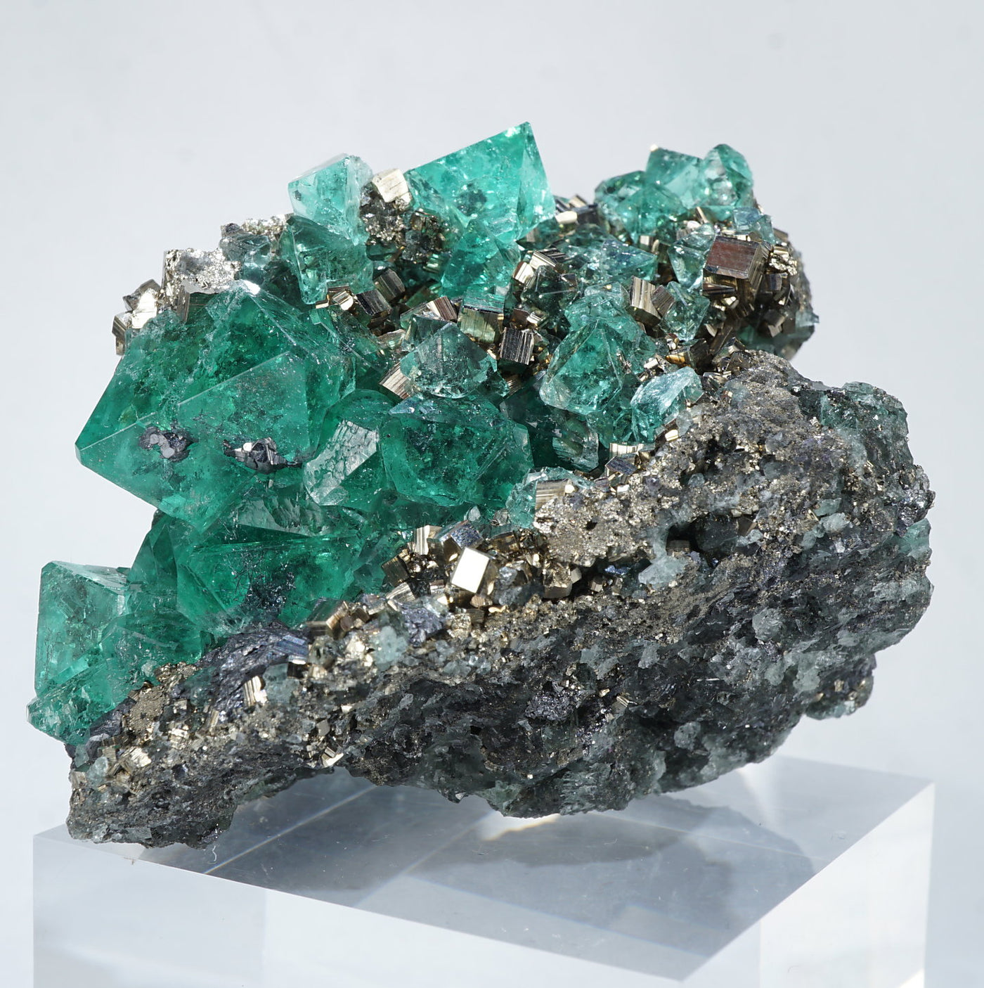 ペルー 産 フローライト・パイライト|ハッピーギフト – 天然石ハッピー