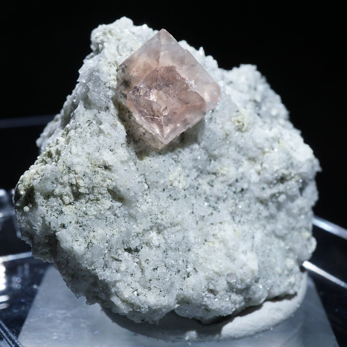 スイス産 フローライト:スイス産 母岩付きピンクフローライト –