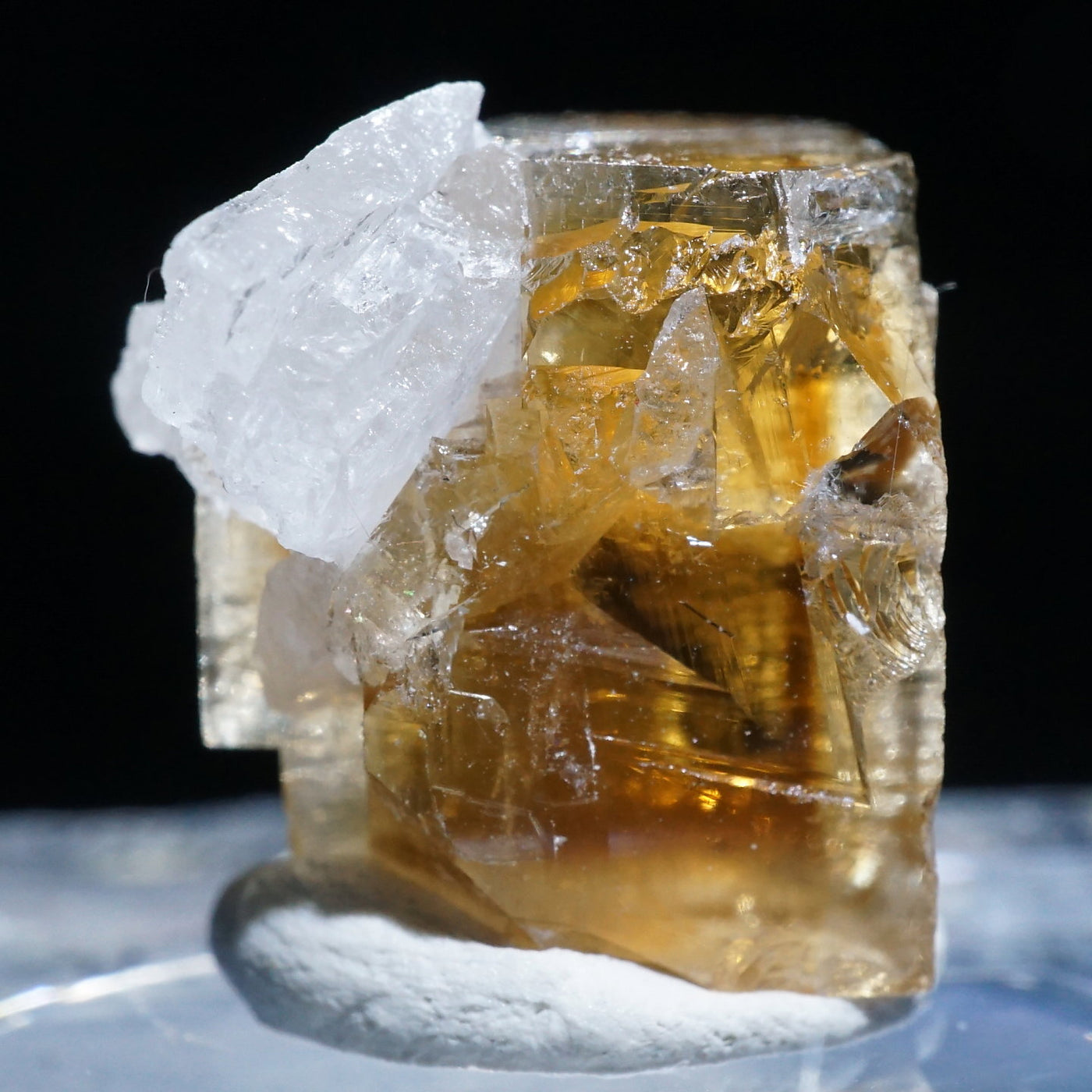 アメリカ・オハイオ州産 フローライト – 天然石ハッピーギフト