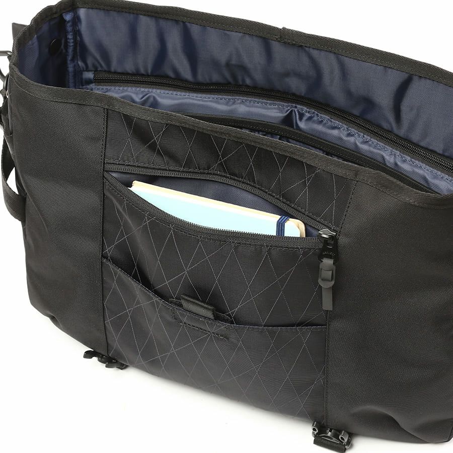 公式】 MOUSTACHE メッセンジャーバッグ CORDURAナイロン×ポリエステル