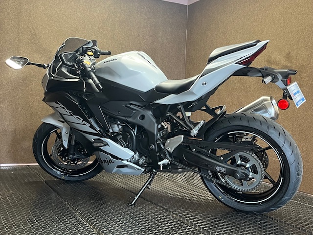 Ninja ZX-4R 2025年モデルBIKETOBER FESTAでも予約受付中！！｜バイク