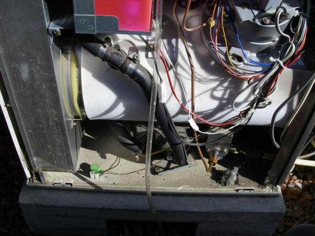 長府製作所DBF-645の修理で思ったこと - 株式会社 ヒーティングサービス