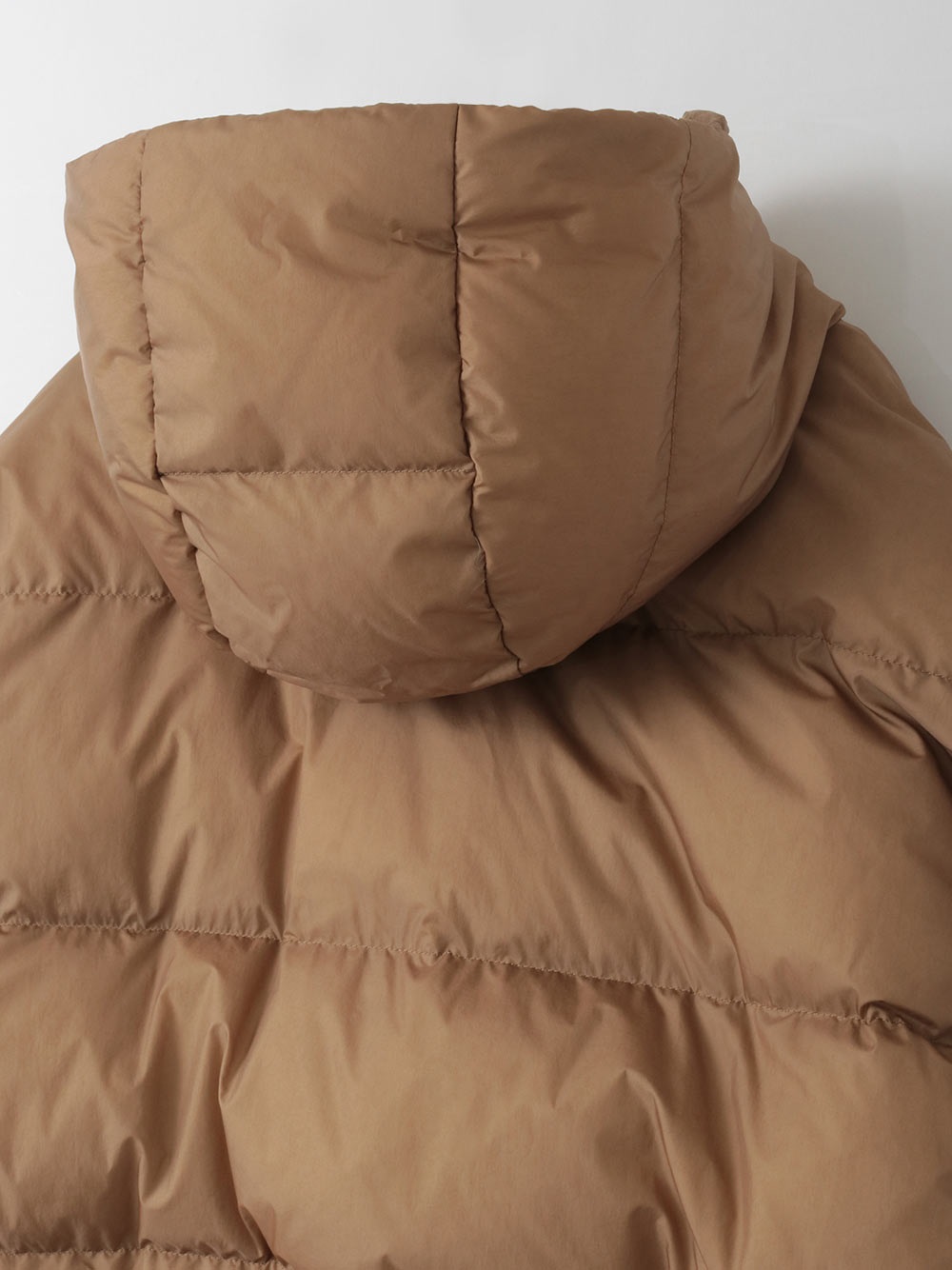 REMI RELIEF別注カラーショートダウン | Outer | HER. Online Store