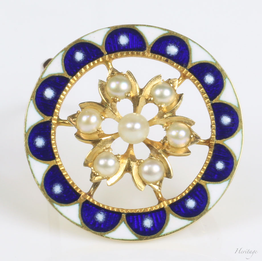 レイト・ヴィクトリアンのシャンルベ＆ギロッシュエナメルのシード