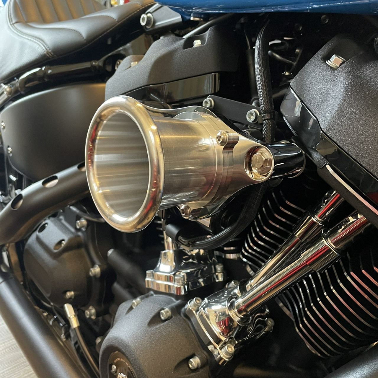 M8 ツーリング、ソフテイル ヴェロシティースタック エアクリーナー