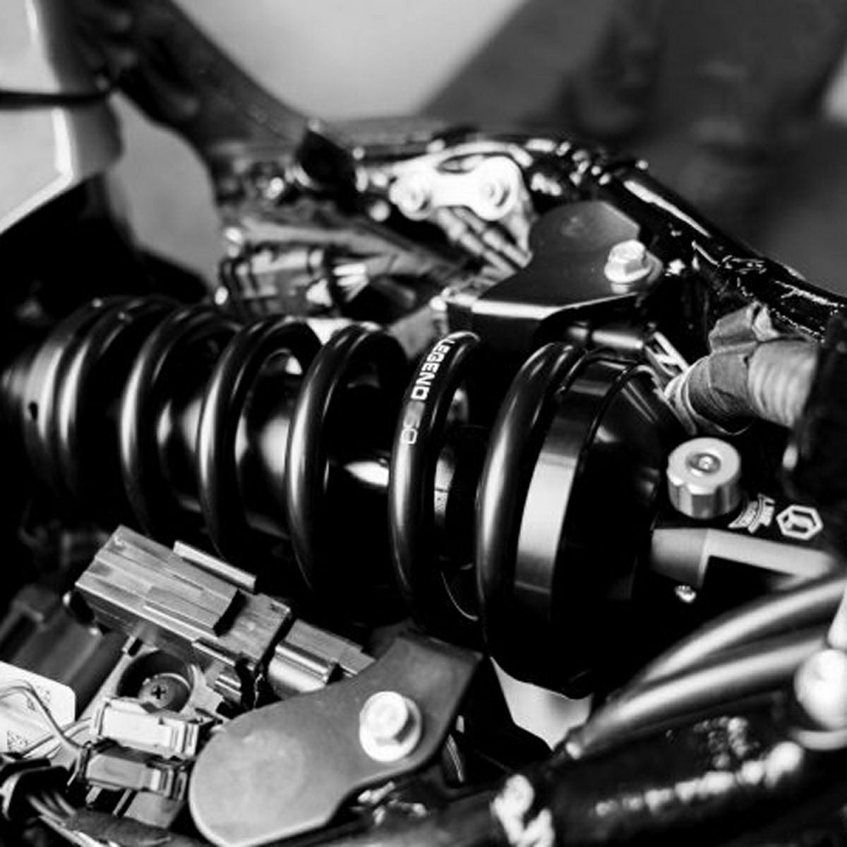 Legend Suspension Revo-A 伸び側減衰調整付 スタンダード・リア