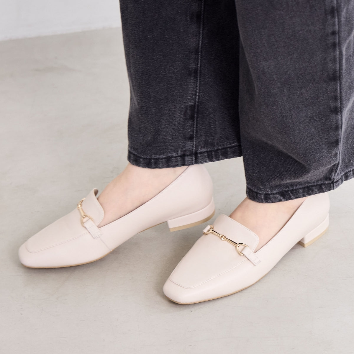再入荷／WEB限定デザイン】ビットモチーフローファー/640003