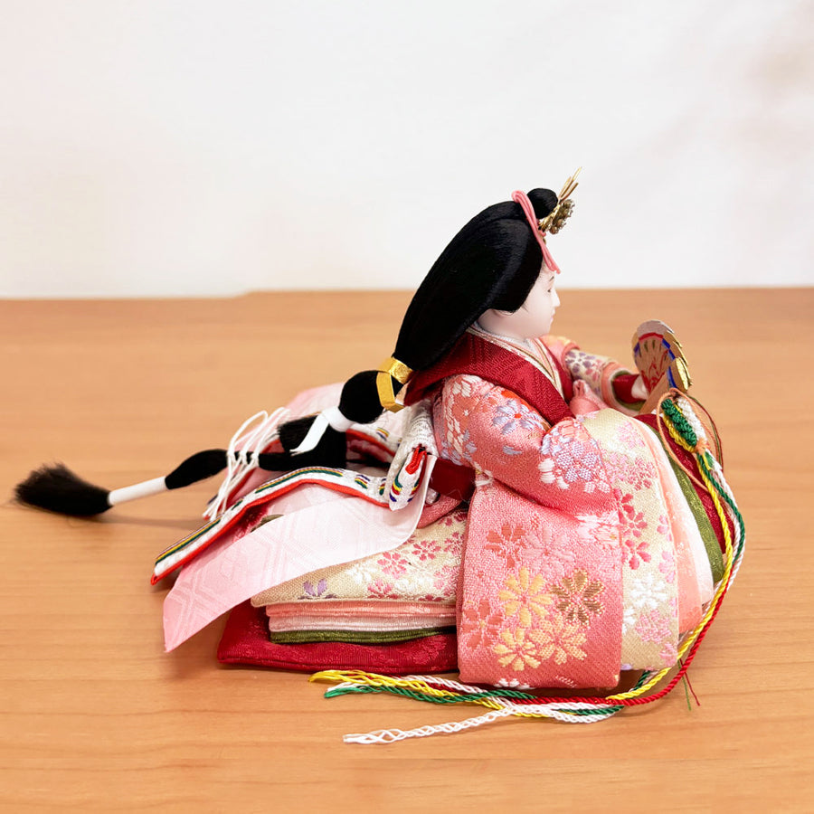A miniature, retractable doll with a lovely face [Komachi
