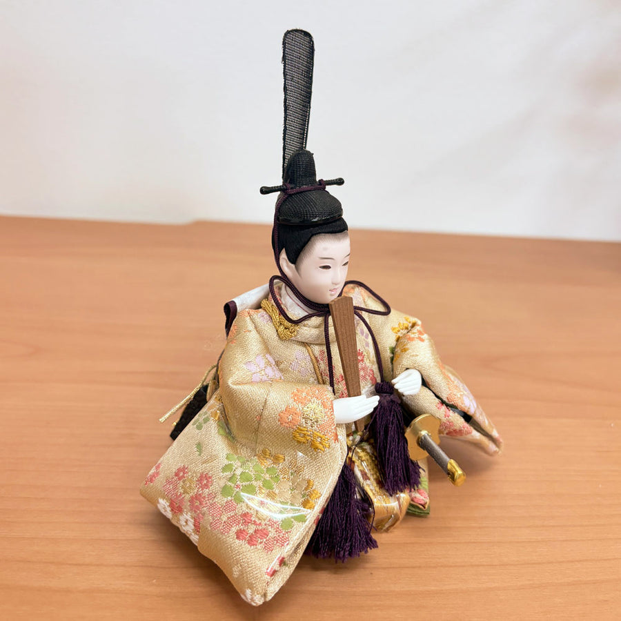 A miniature, retractable doll with a lovely face [Komachi