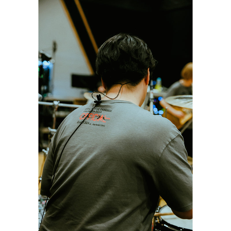 UNOFFICIAL- Tシャツ (Lサイズ) – Official髭男dism ONLINE STORE