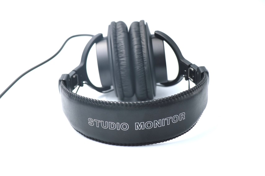 SONY MDR-7506をレビュー。世界的に有名なスタジオ用モニター