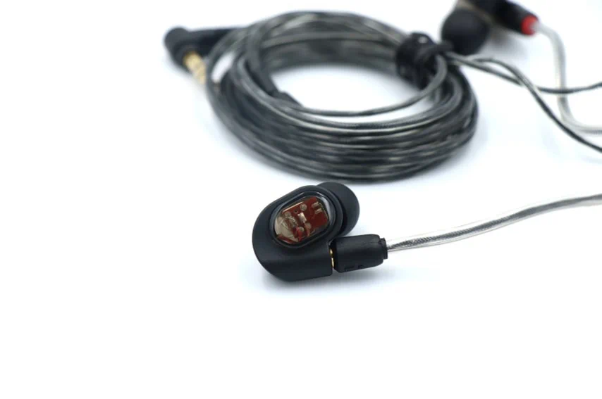 audio technica ATH-E50をレビュー。コンパクトで高音質なイヤモニ