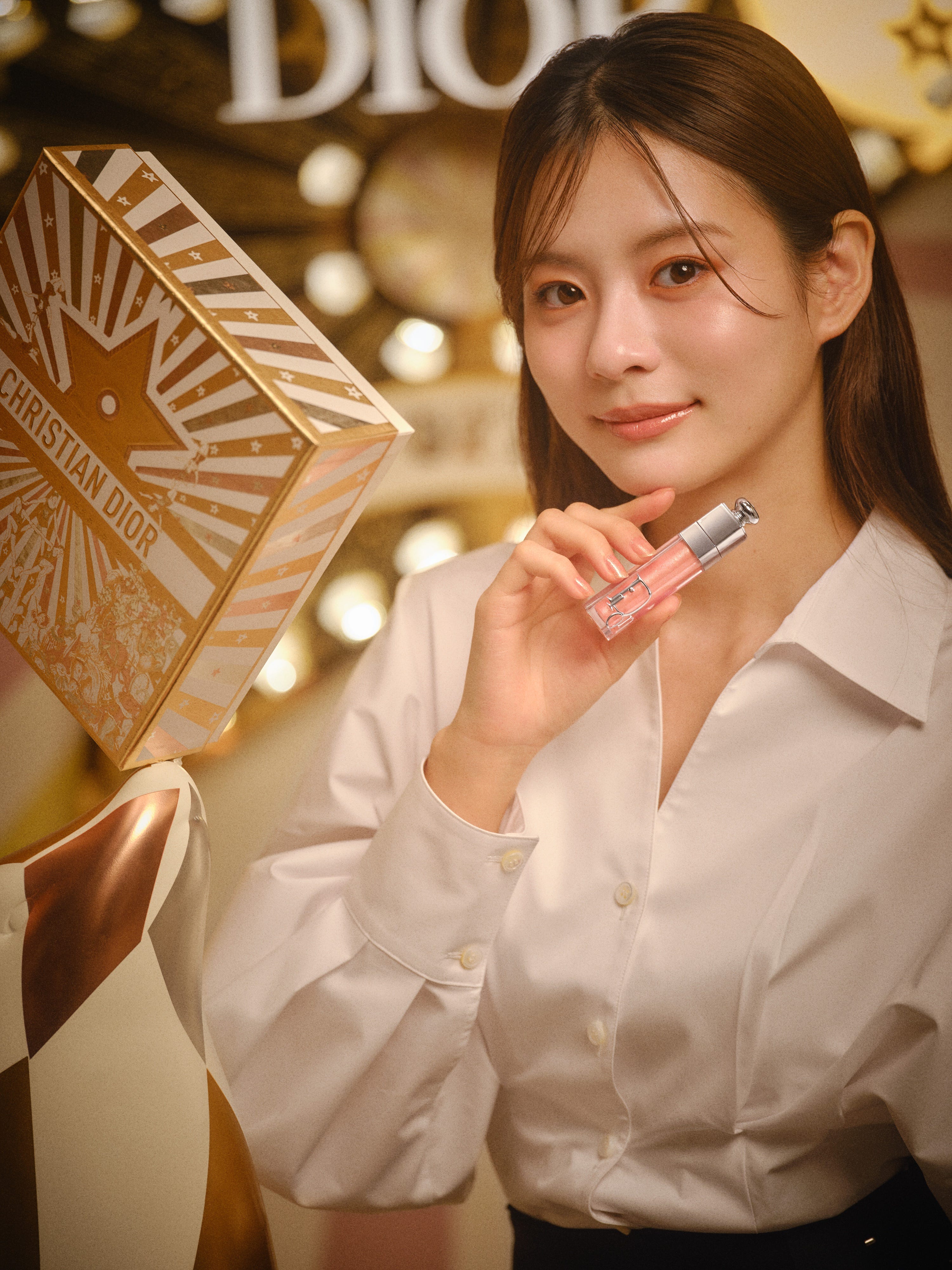 永瀬莉子が彩る、2つのホリデーリップ。“ディオール アディクト リップ