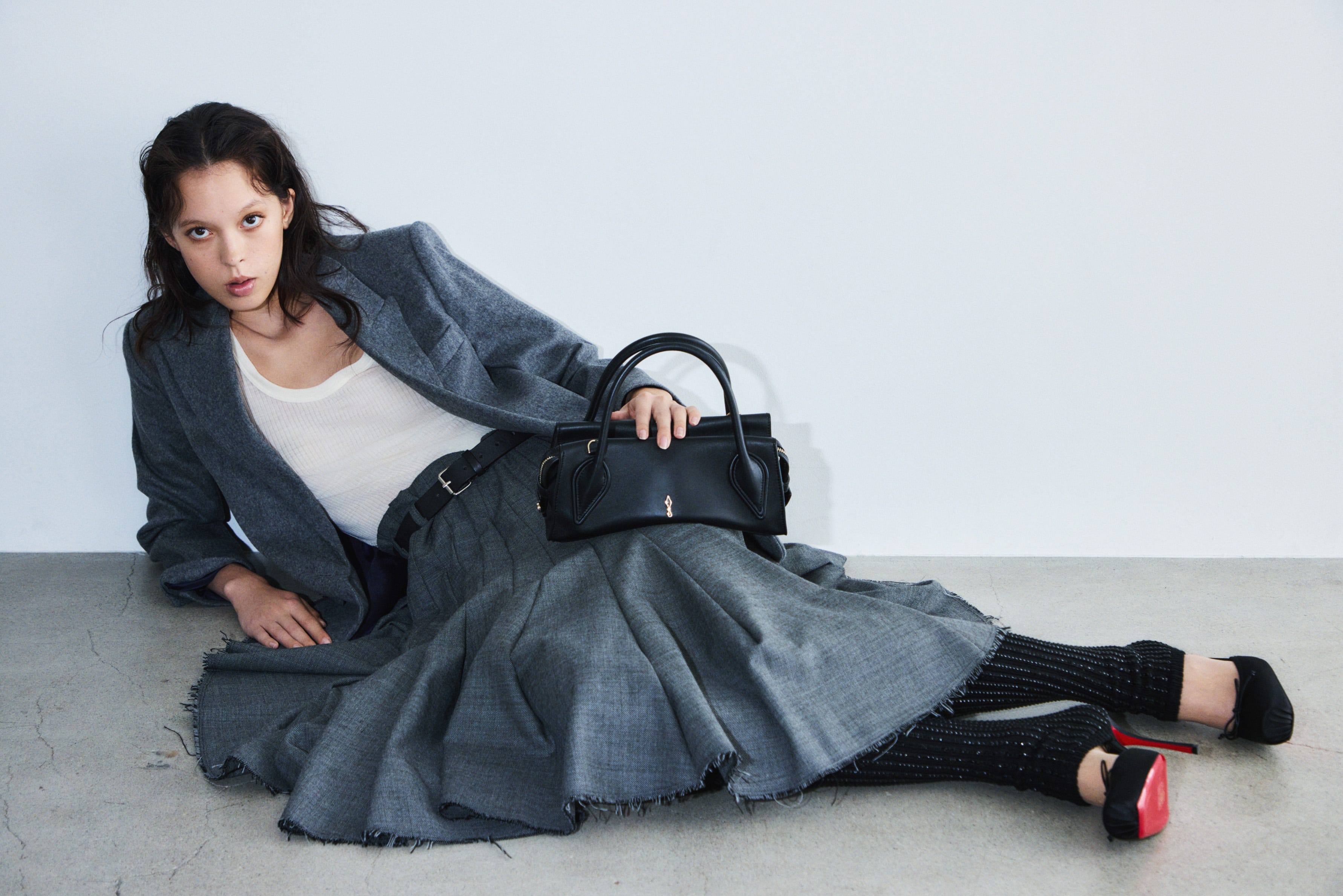 日々の装いをアップデート！「クリスチャン ルブタン」の新作バッグ