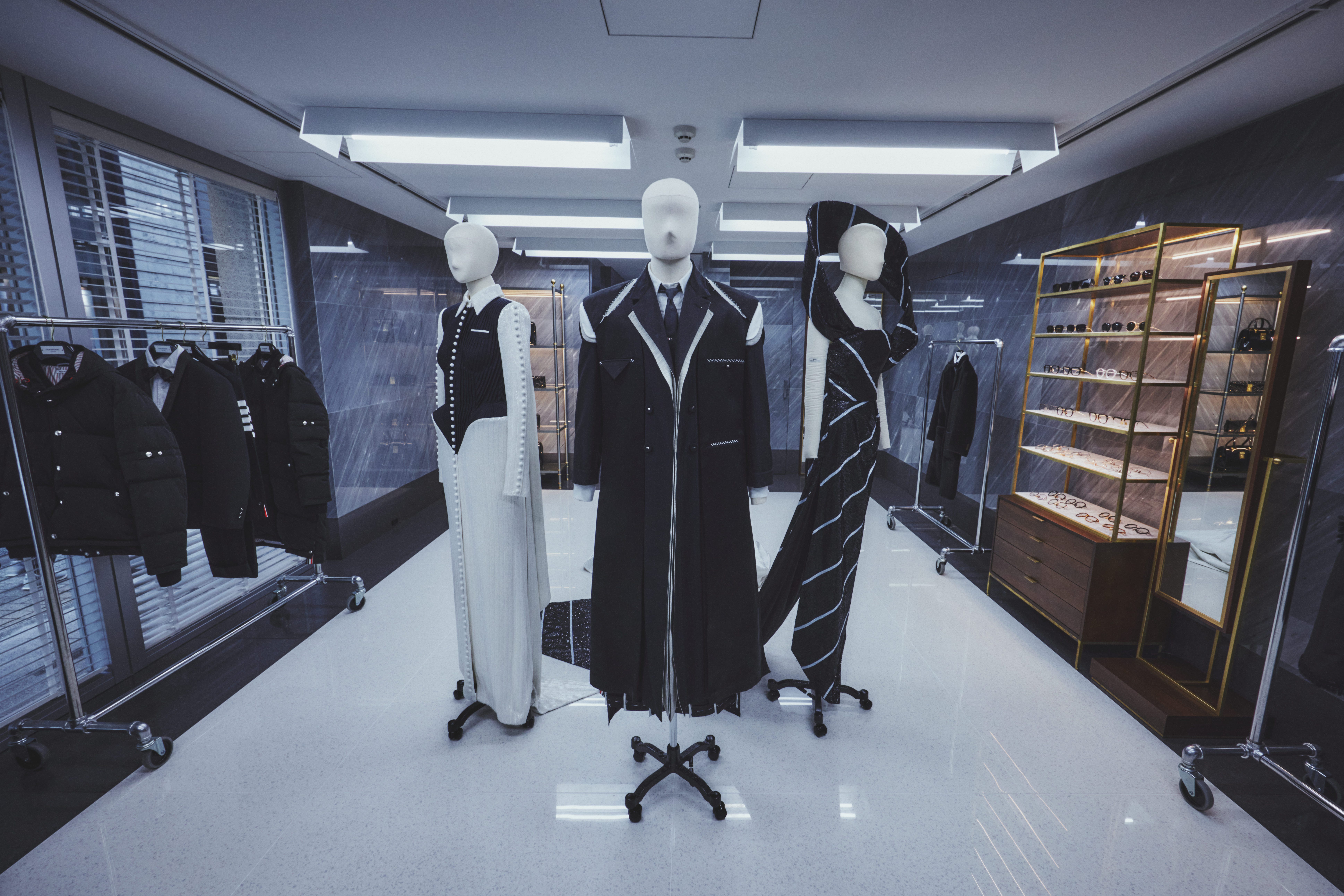 トム ブラウン銀座で日本初上陸の貴重な衣装を展示 記念パーティーには