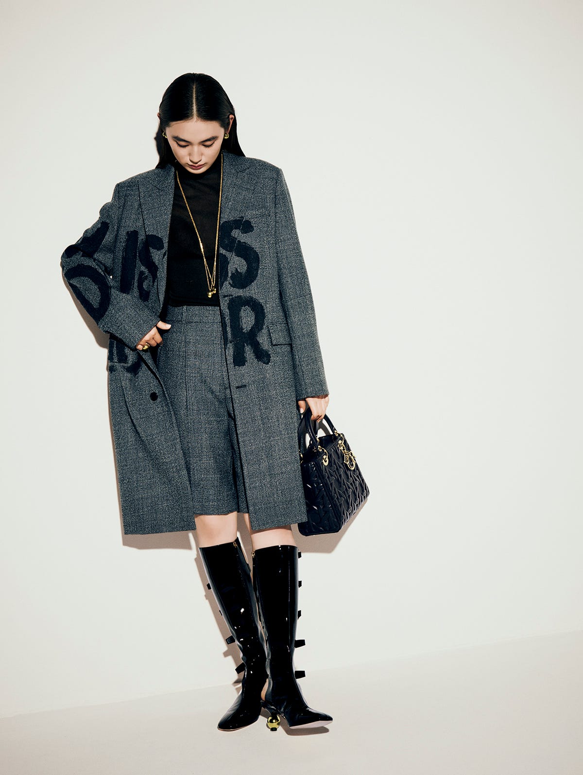 八木莉可子さんがまとうディオールのNEOトラッド