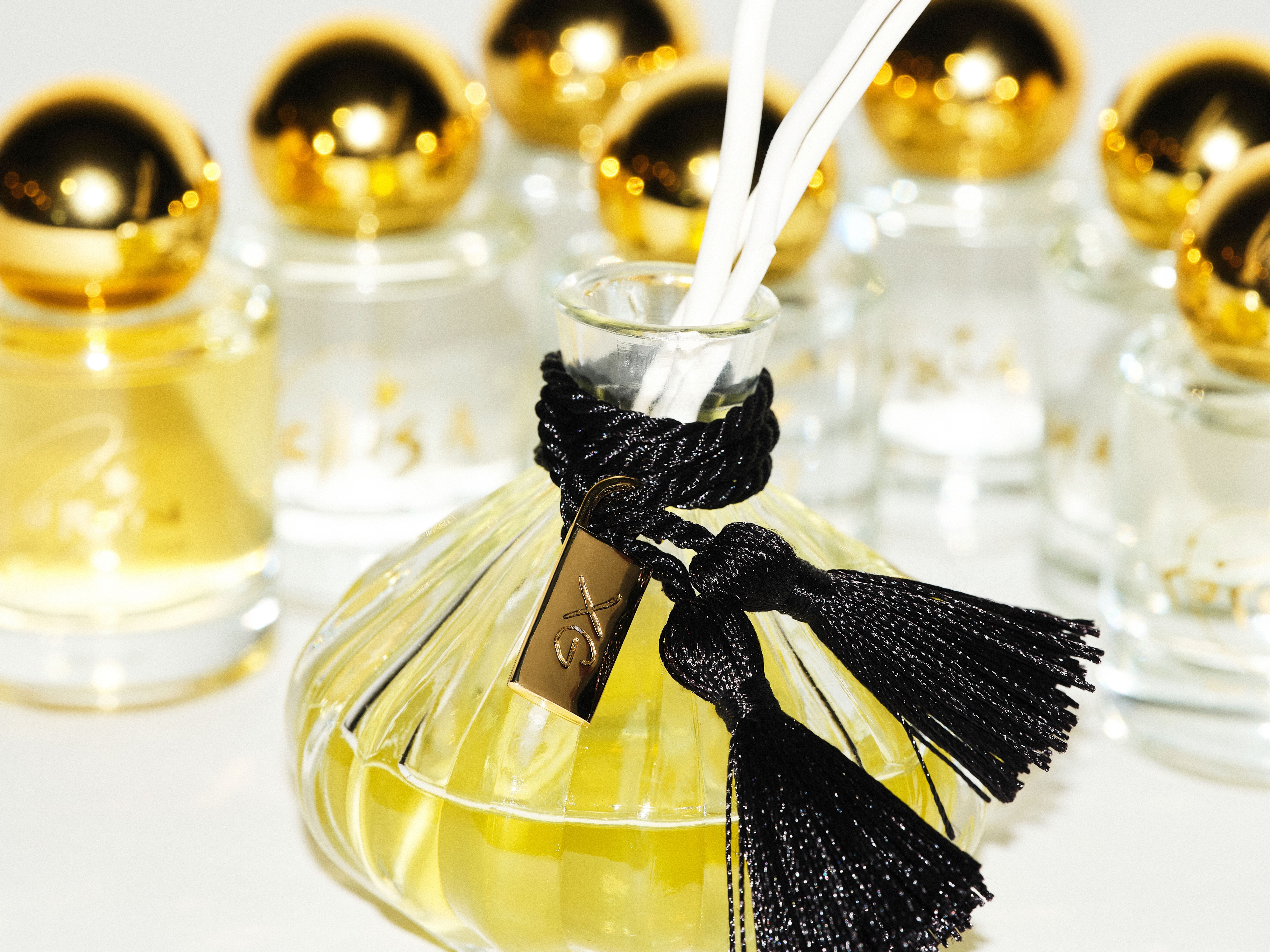 XGがデビュー3周年を記念した限定アイテムを発表｜ファッション｜ELLE