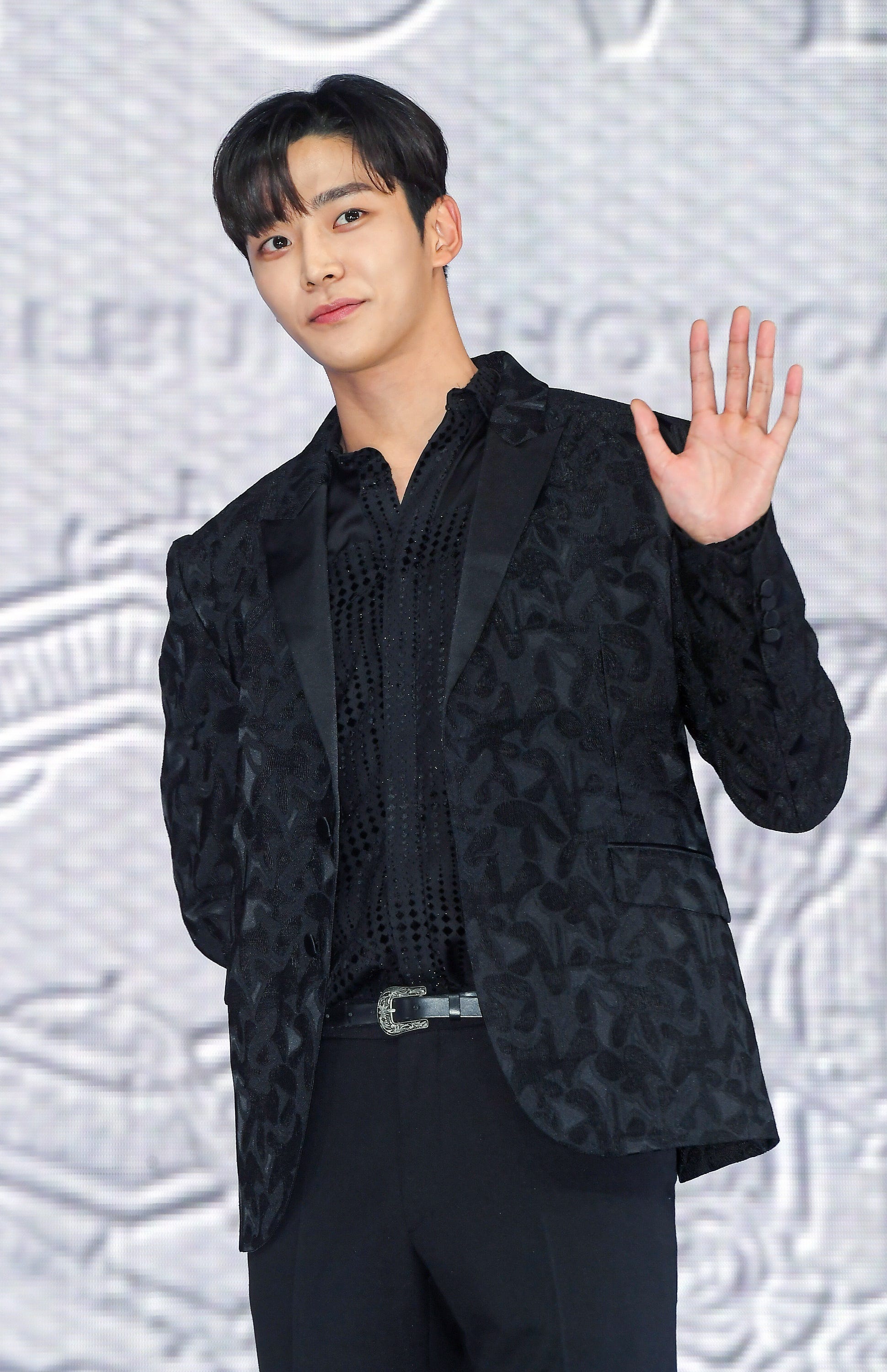 Netflix「この恋は不可抗力」で新たな魅力炸裂！ ロウン（SF9）の歴代