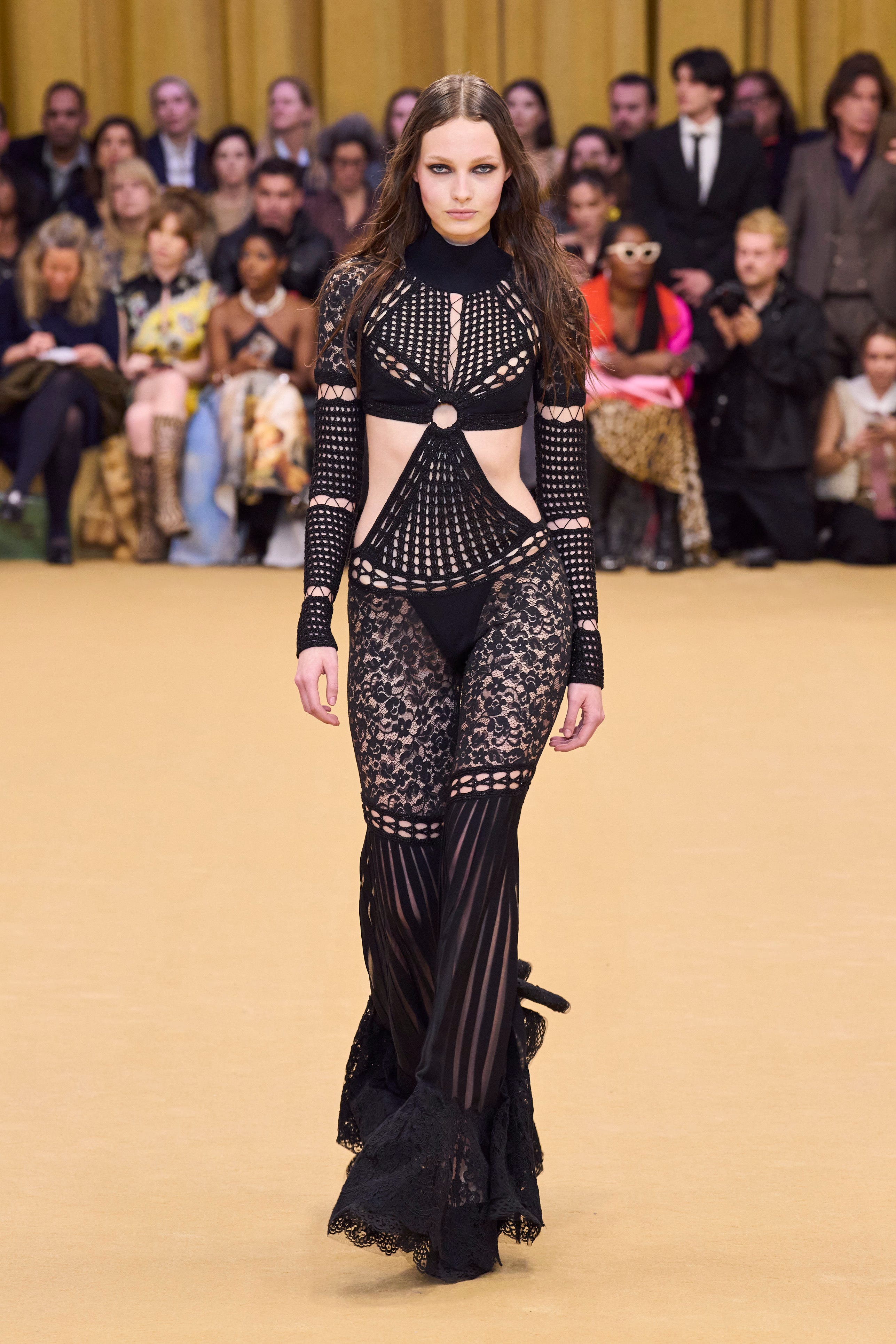 ロベルト カヴァリ（ROBERTO CAVALLI）2023秋冬コレクション