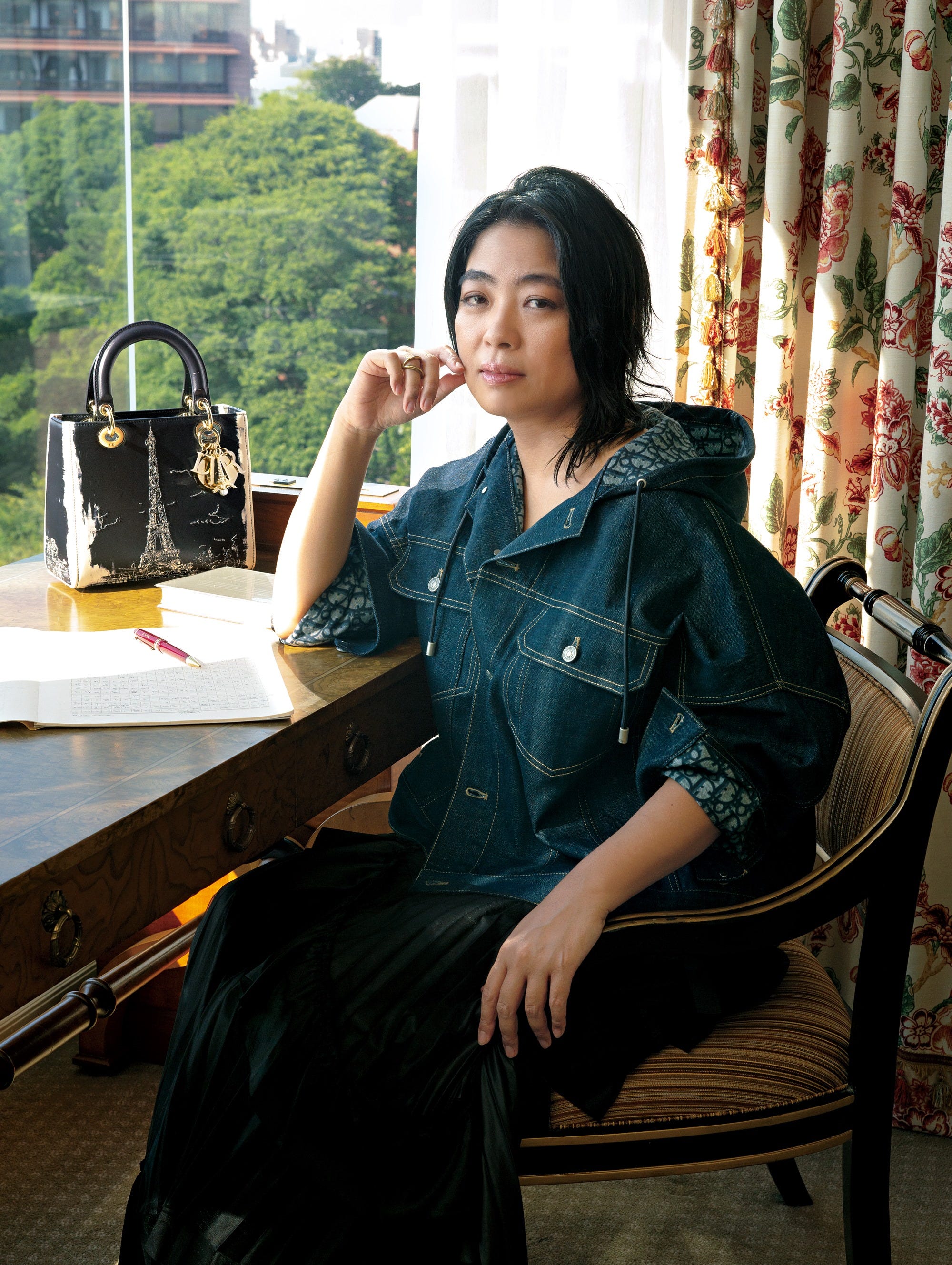 内田也哉子と「レディ ディオール」、ファッションの垣根を超えた文化