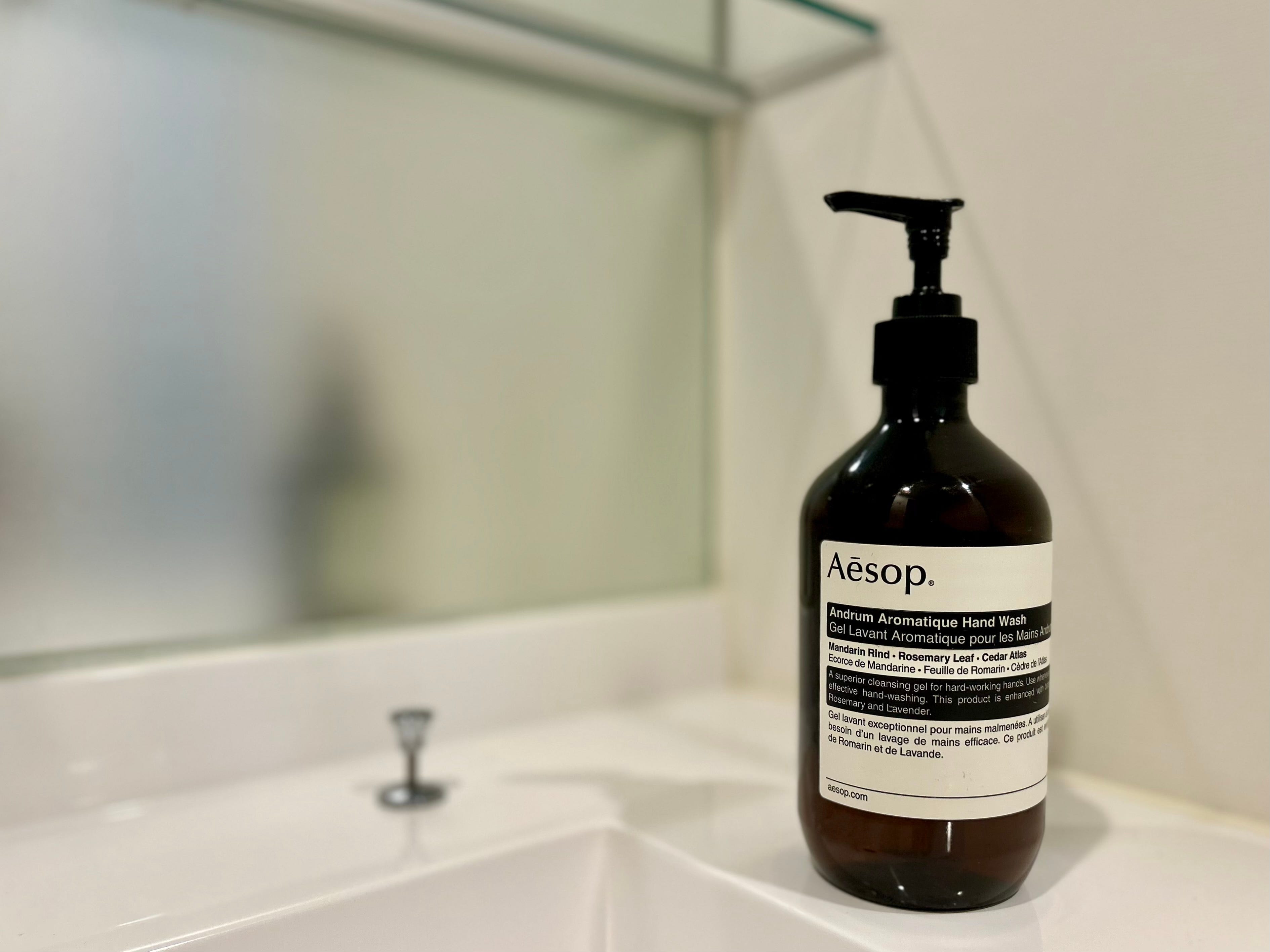 イソップのトイレ用消臭芳香剤「ポスト プー ドロップス」で