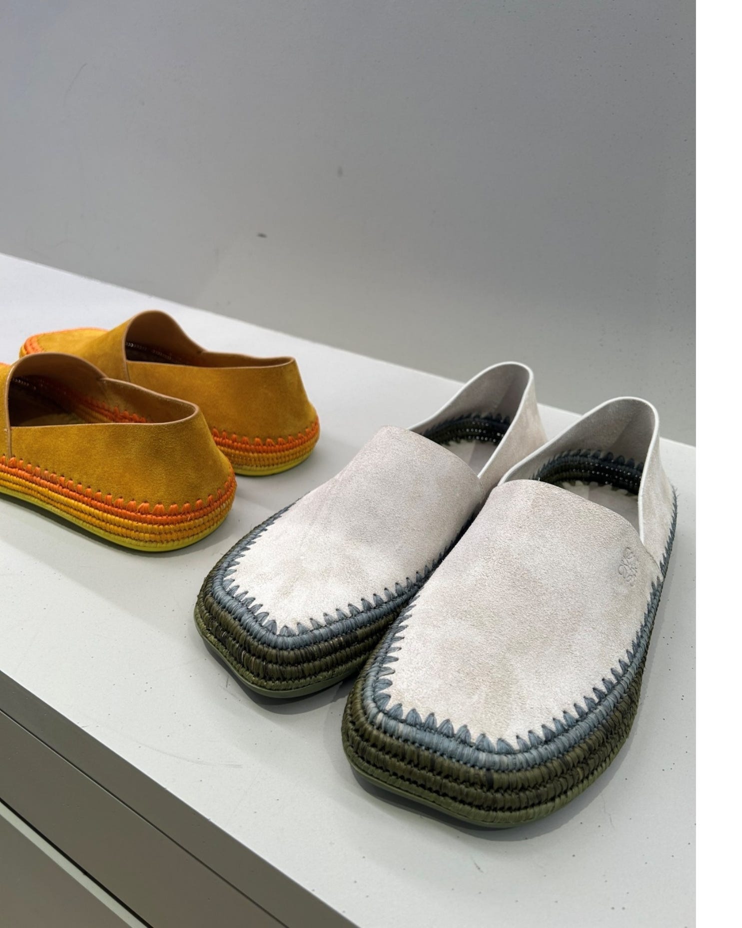 ロエベがエスパドリーユをモダンに再解釈｜「パウラズイビザ」2025新作