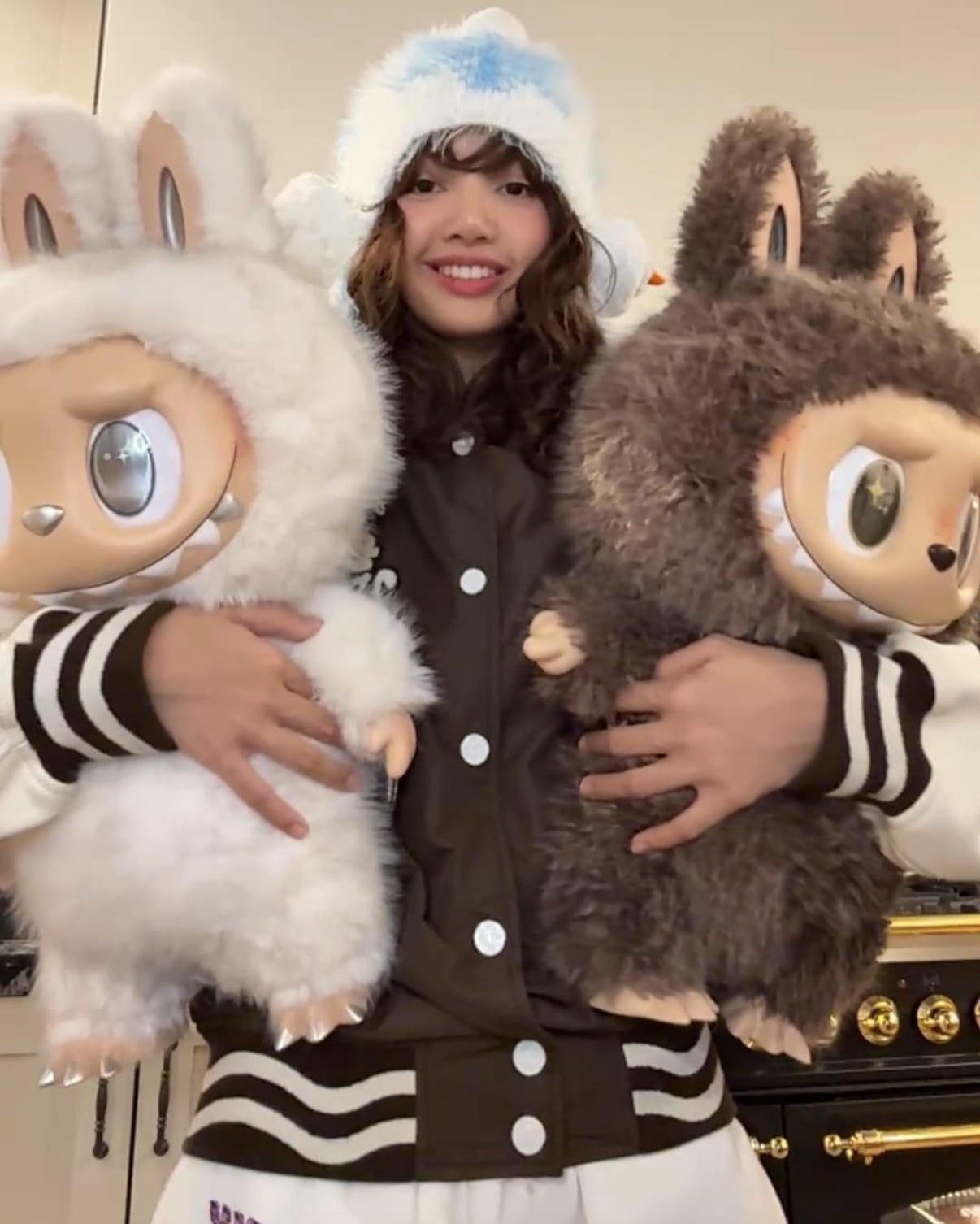 ラグジュアリーバッグのキャラデコが空前のヒット！「ラブブ」「クライ