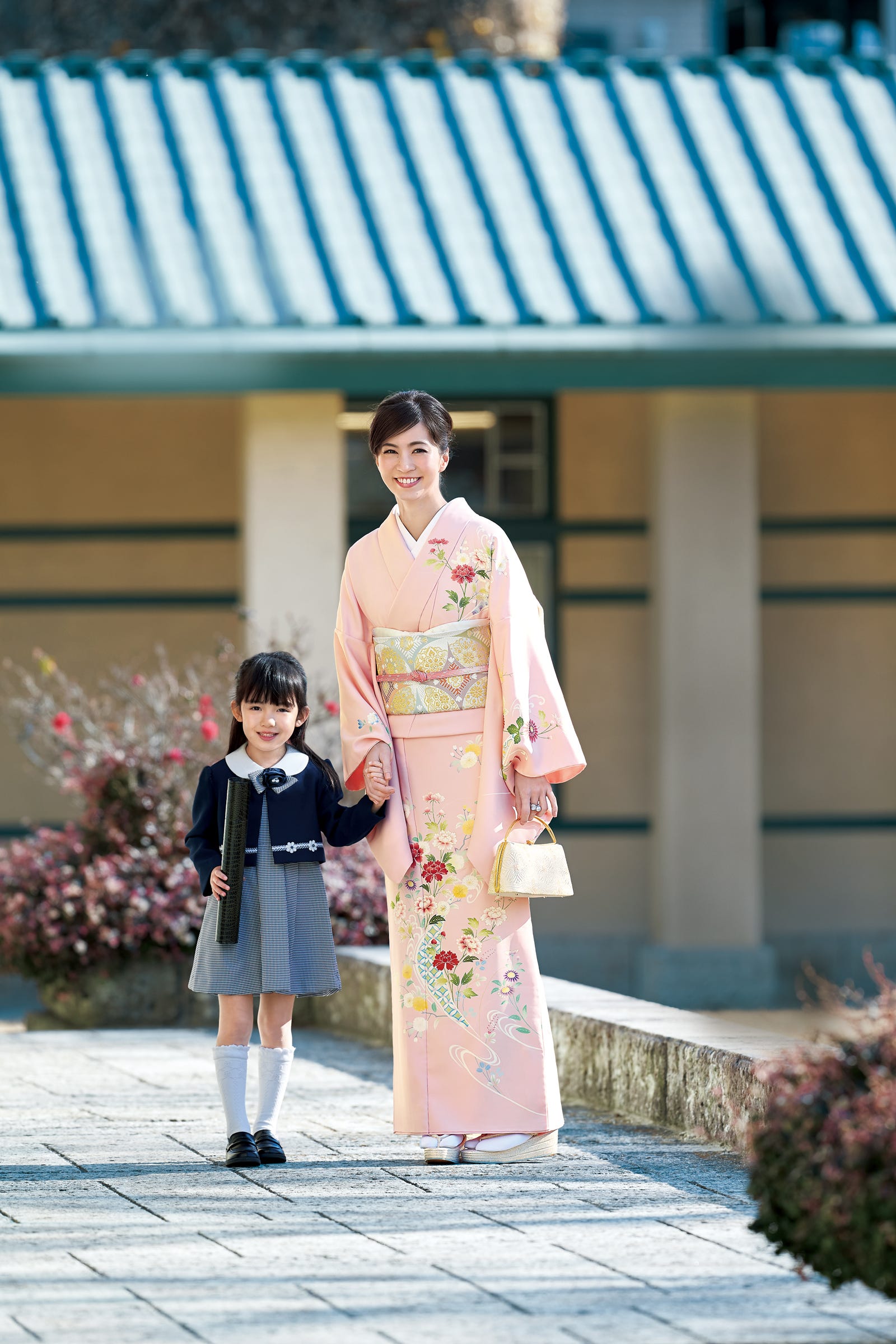タレント・安田美沙子さんが着こなす入学式・卒業式の「ママ着物」