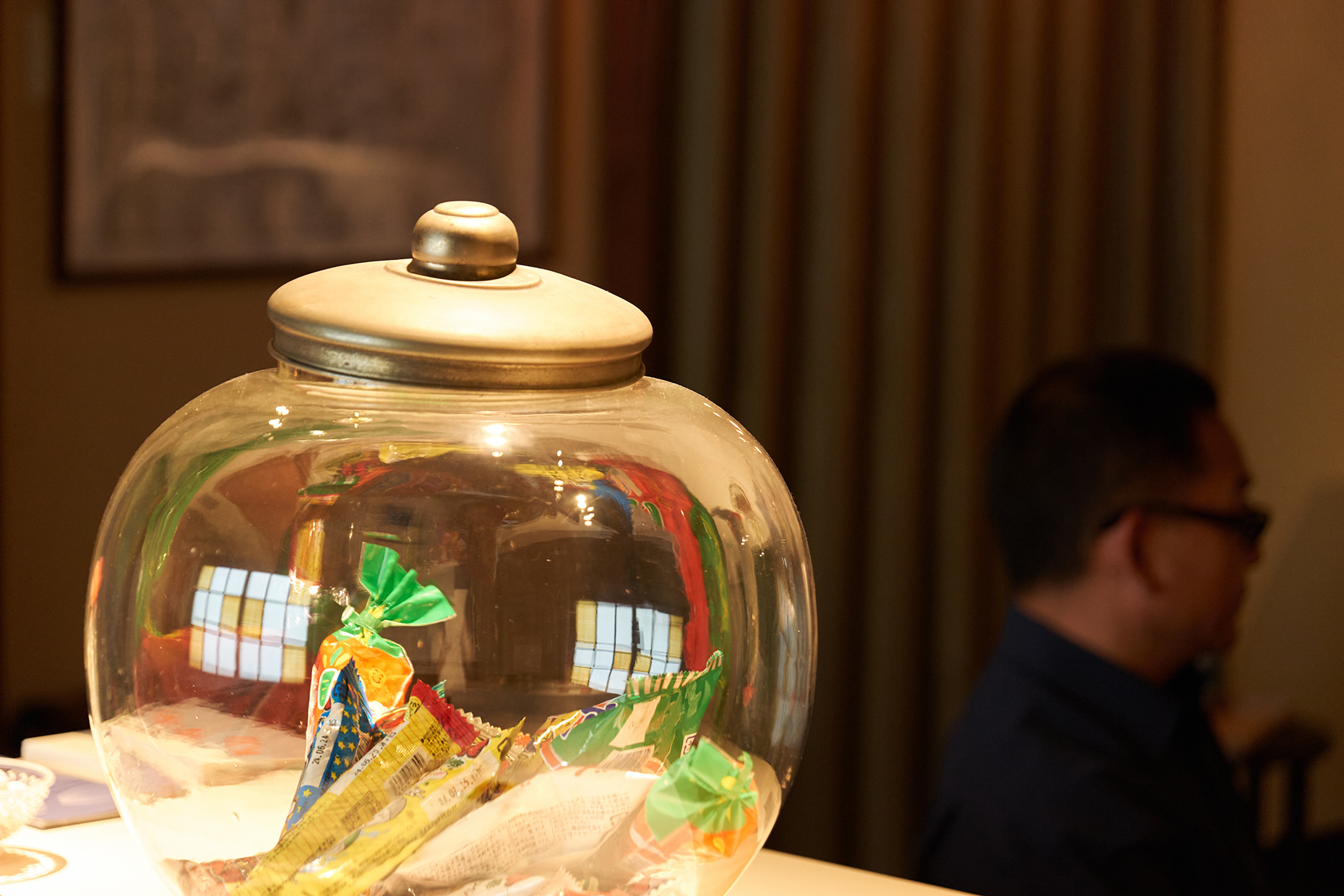 丸くて大きい、地球儀のようなガラス瓶 | 廣田硝子 Hirota Glass