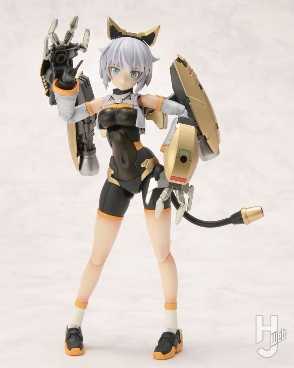 30MS「リシェッタ（フリージアウエア）」をスポーティー×サイバー