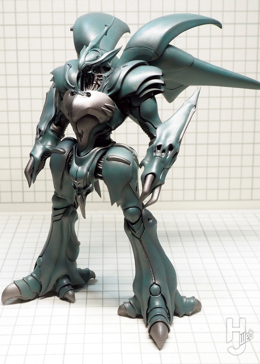 PLAMAX「ヴェルビン」をキットの素性を活かし、甲虫の鈍い光沢感とザラ