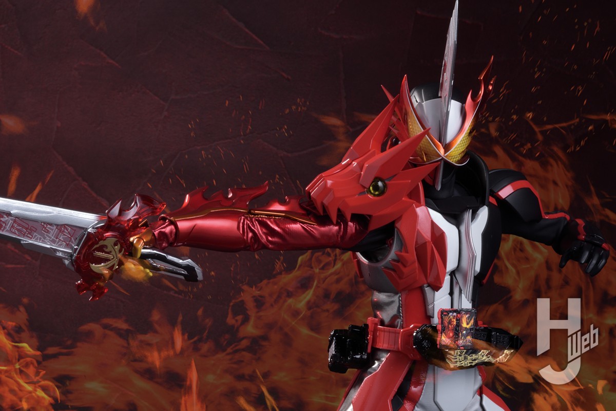 仮面ライダーセイバー』ブレイブドラゴンがリアルアクションフィギュア