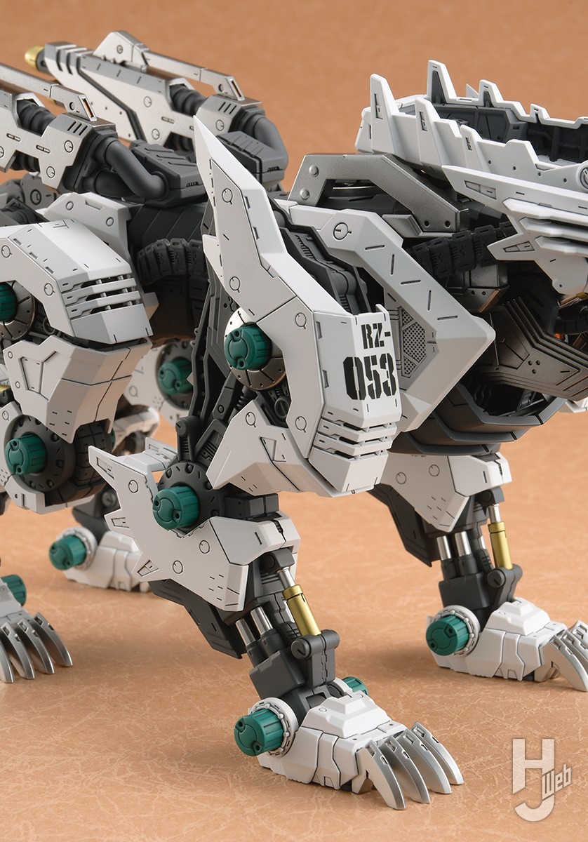 待望のHMMゾイド「ケーニッヒウルフ」！ 塗装と口元の可動域調整で