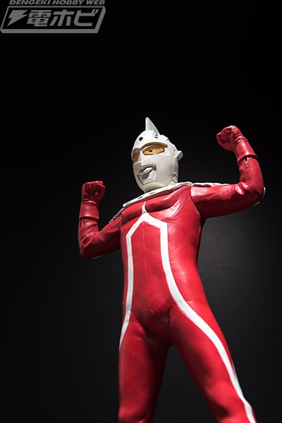 ウルトラセブン』がJAL限定カラーで参上！25センチのビッグサイズで