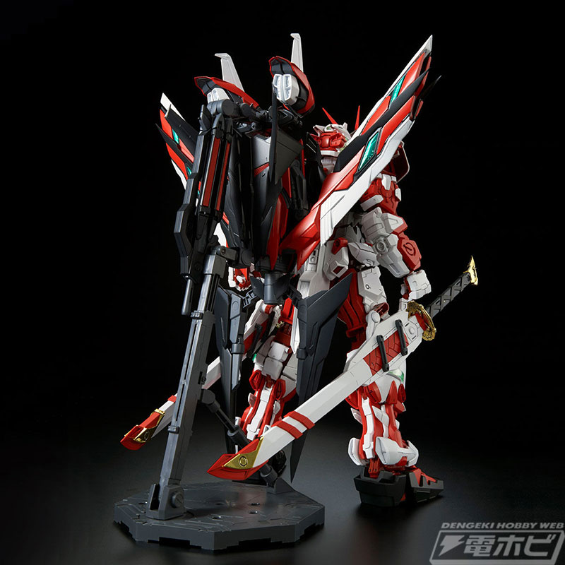 ガンプラ「PG ガンダムアストレイ レッドフレーム改」や「PG RX-0