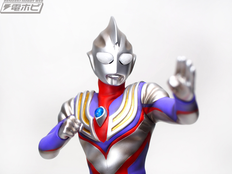 ウルトラマンティガ』スーツアクターの権藤俊輔氏、中村浩二氏の体型に