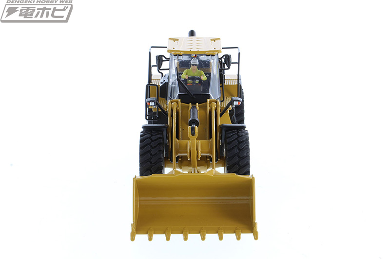 キャタピラー社3タイプのホイールローダーが1/50スケールの完成品