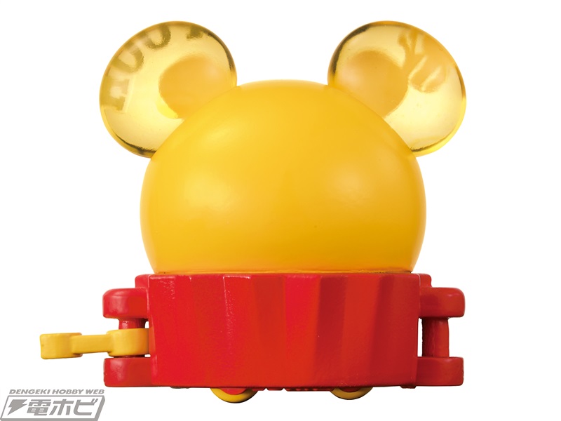 ミッキーやプーさんたちのスイーツがモチーフの可愛いパレードフロート