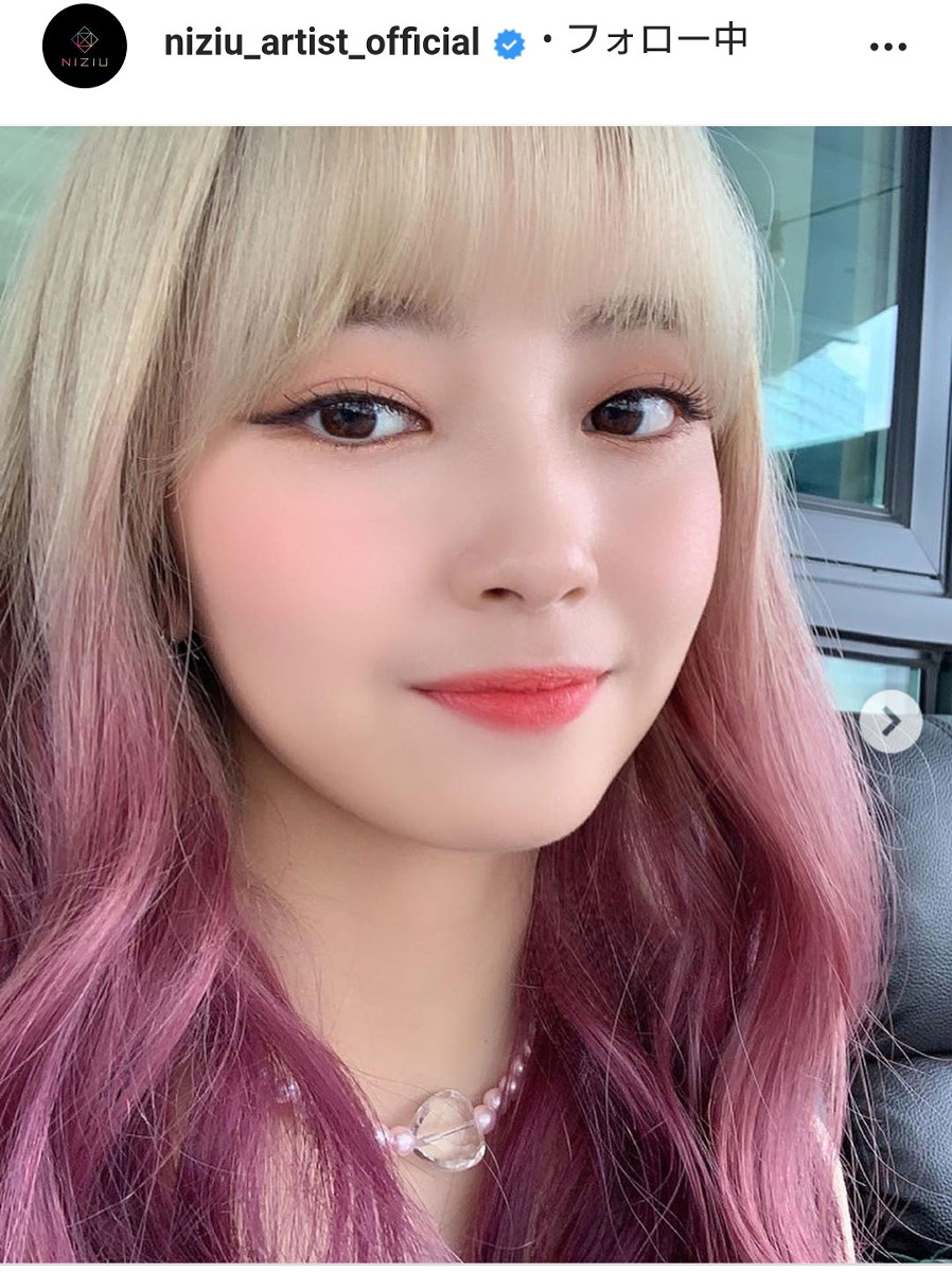 NiziU」マユカ、メンバーのオフショット公開にファン歓喜