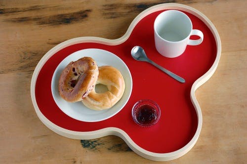 取扱い終了】フィンランド/majamoo/マヤムー/白樺のトレー/レッド