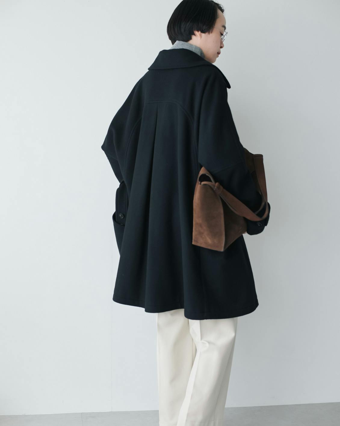 当店限定】「シックに、かろやか」バックベルトのウールコート